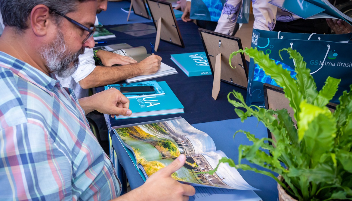 LANÇAMENTO DO LIVRO AGUA NOSSA DE CADA